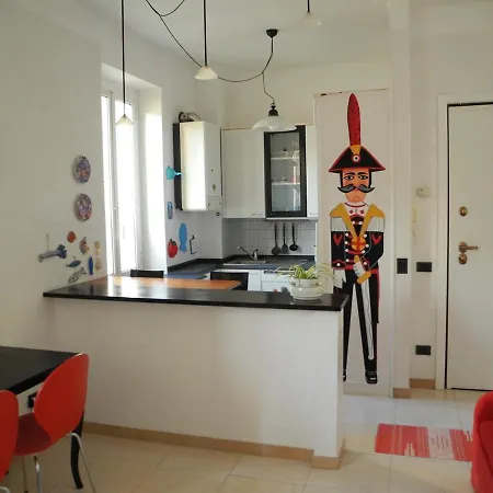 Bilocale Luminoso In Centro A Due Passi Dal Mare