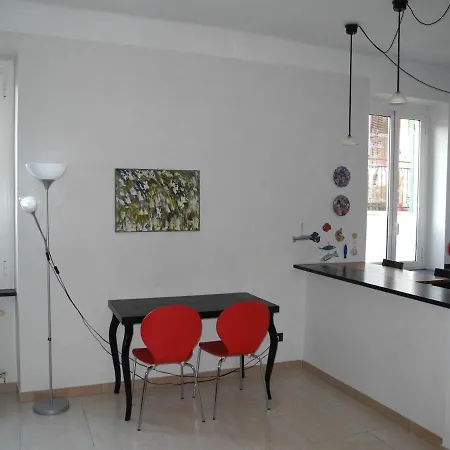 Bilocale Luminoso In Centro A Due Passi Dal Mare * 알라시오