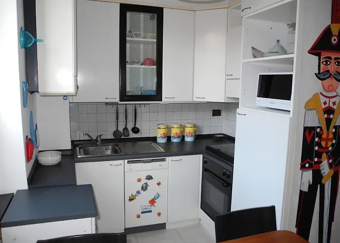 Bilocale Luminoso In Centro A Due Passi Dal Mare 알라시오