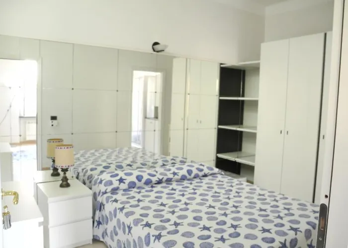 아파트 Bilocale Luminoso In Centro A Due Passi Dal Mare 알라시오